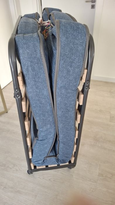 Cama dobrável hóspedes