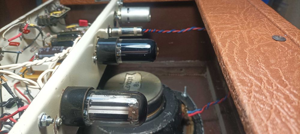 Ламповый гитарный усилитель,комбоусилитель,ремонт