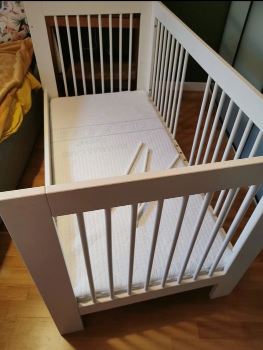 Łóżeczko tapczanik drewniany dla dzieci biały