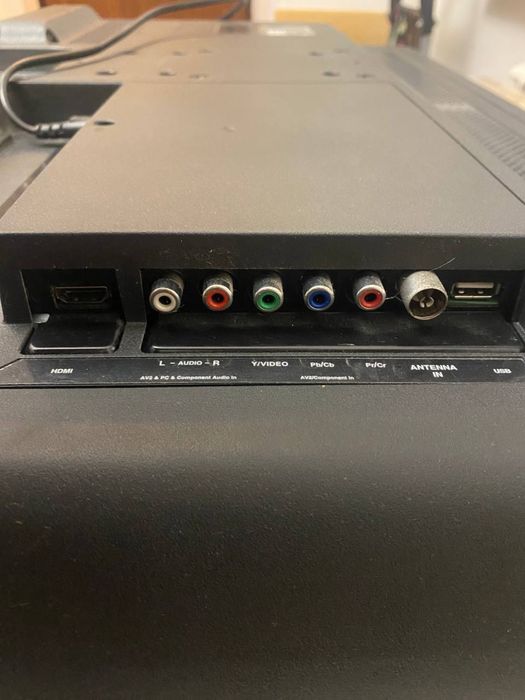 Продам телевізор thomson з кріпленням на стіну