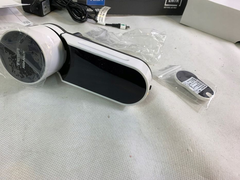 Умный замок MUL-T-LOCK ENTR белый (контроллер+тачпад) Mul-T-Lock 17393