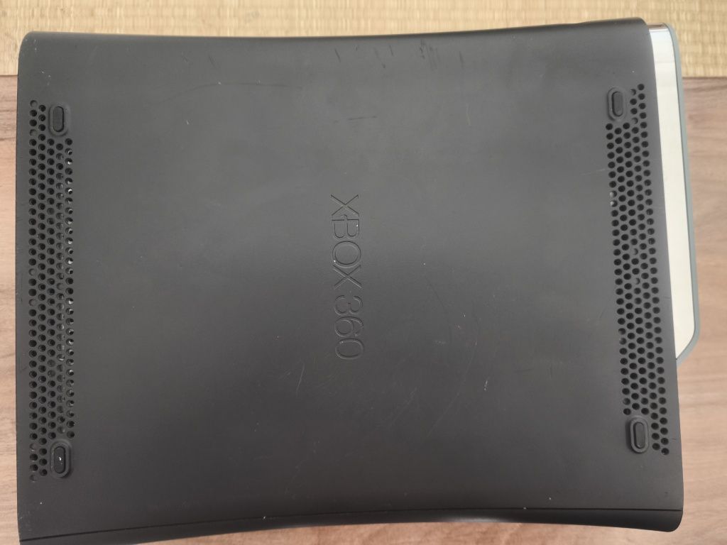 X-Box 360 Elite ..
