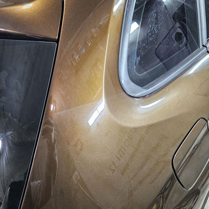 Полірування авто видалення подряпин полировка авто удаление царапин