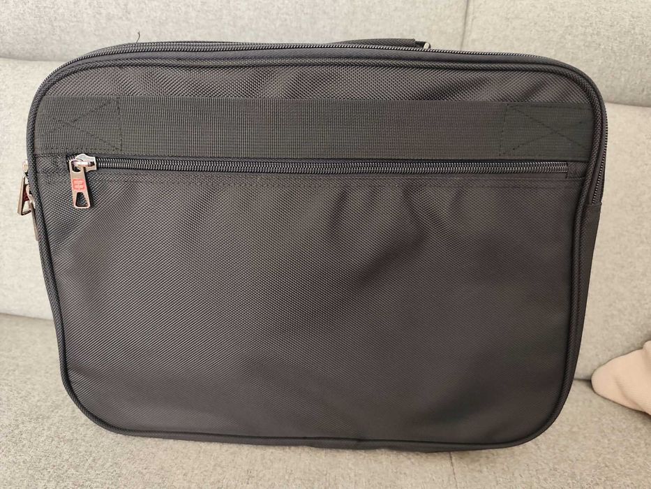 Torba na laptopa, dokumenty Enrico Benetti