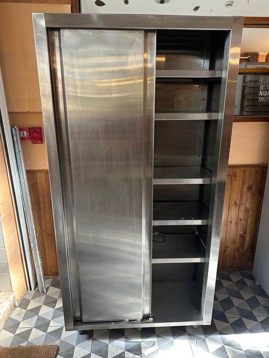 Armário de cozinha em inox: profissional, em ótimo estado (Alfama)