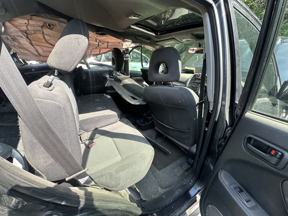 Toyota Rav 4 двигун і передня частина в відмінному стані