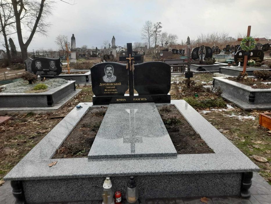 Памятники, вироби з граніту