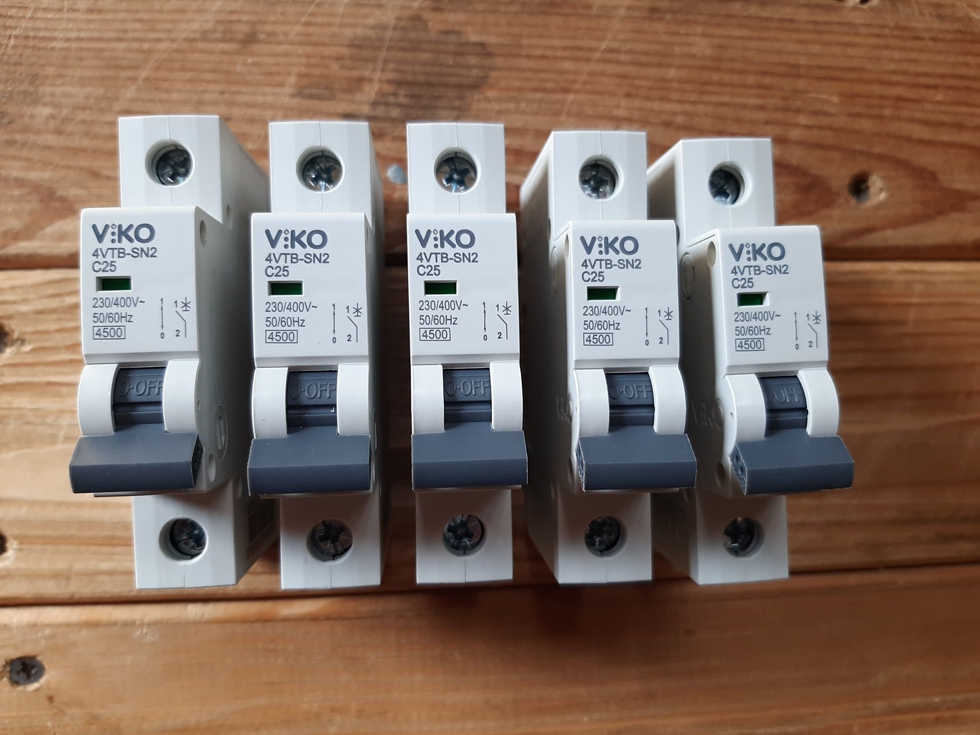 Продам розетки и выключатели VIKO. Недорого.