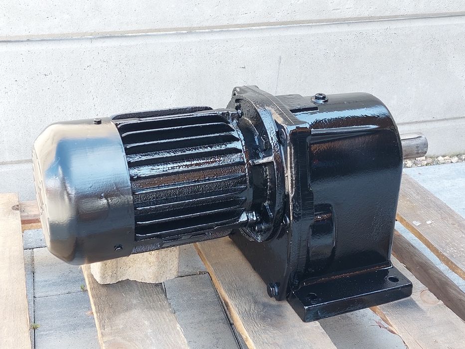 Motoreduktor 1.5kw.  17obr. /min..