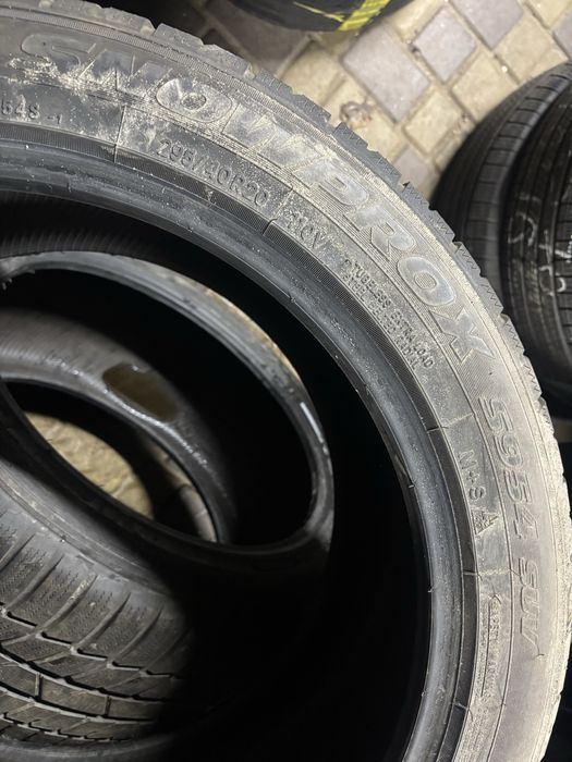 Шини зимові Toyo R20 295/40 2шт.(ціна за скат)2017рік