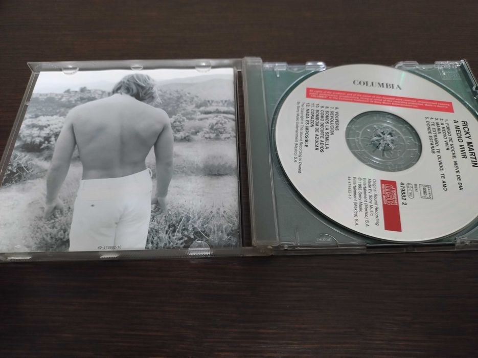 CD Ricky Martin A Medio Vivir