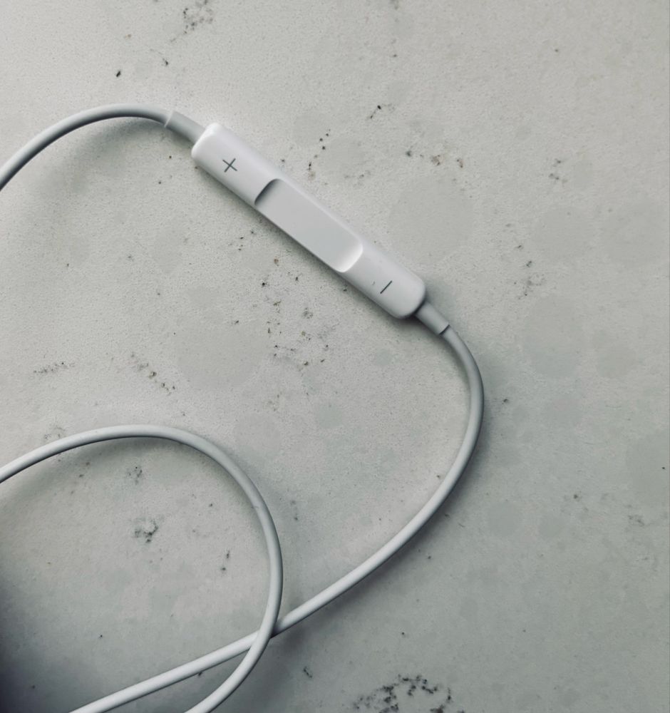 EarPods (conetor Lightning)