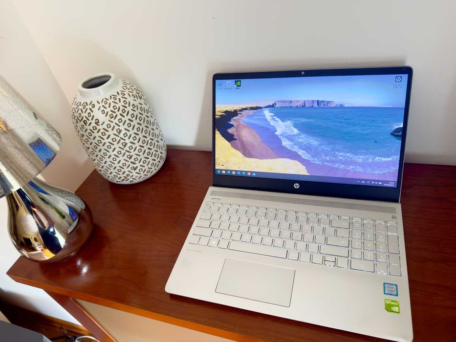 HP Pavilion 15-ck00np 15.6"/i5-8250 Quad Core/16GB/256GB/GeForce 940MX64550645860866122