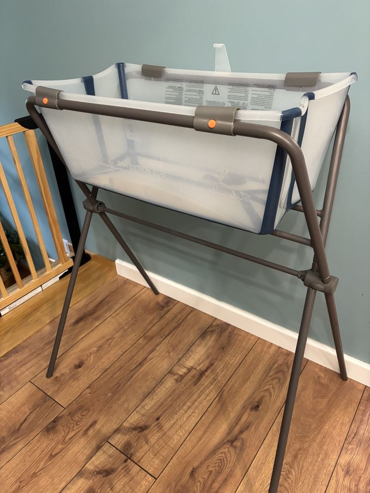 Wanienka Stokke Flexi Bath z stojakiem i wkładką niemowlęcą