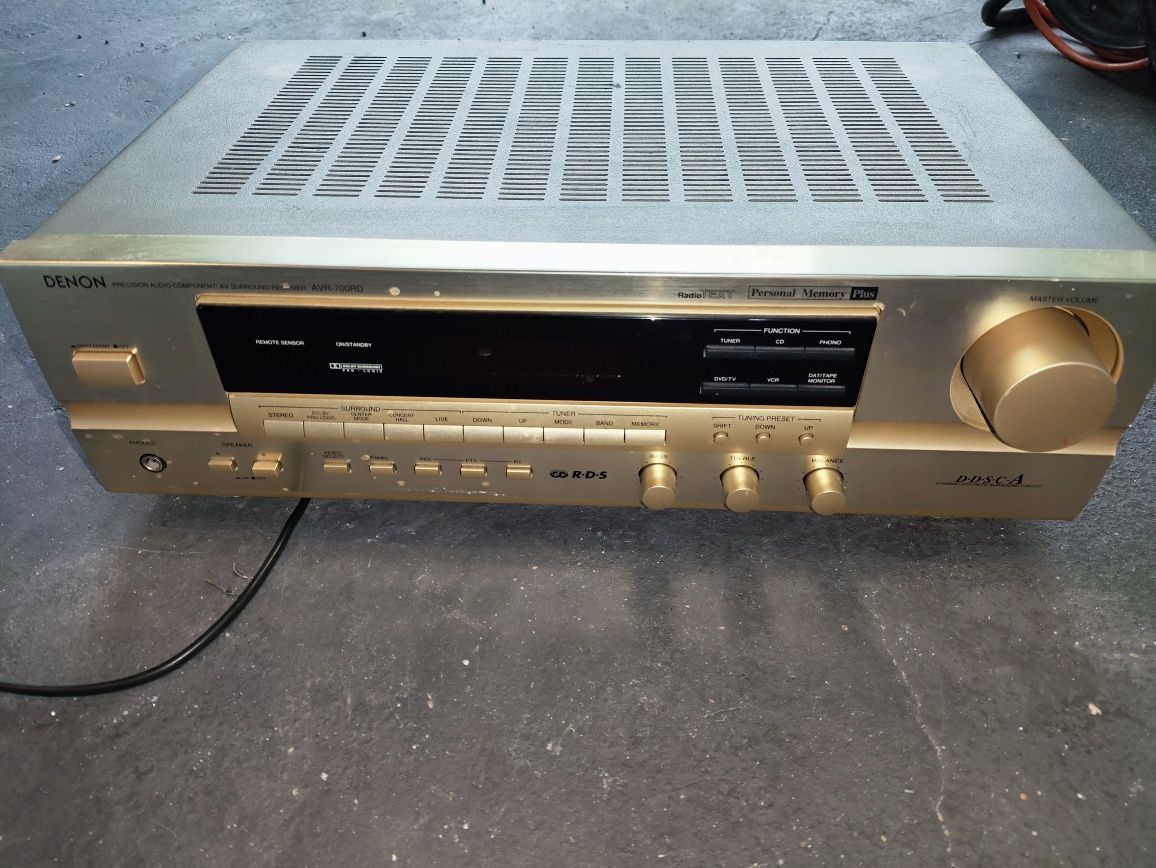 Amplituner Denon  AVR-700RD