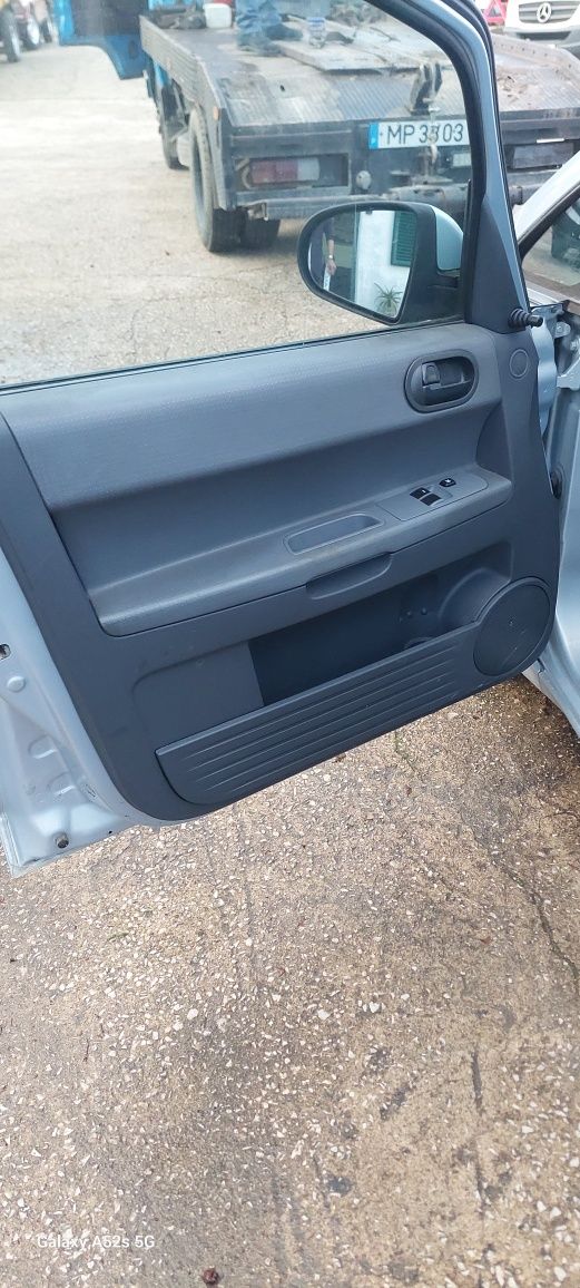 Para peças mitsubishi Colt 1.5 diesel ano11/2004 boa mecânica