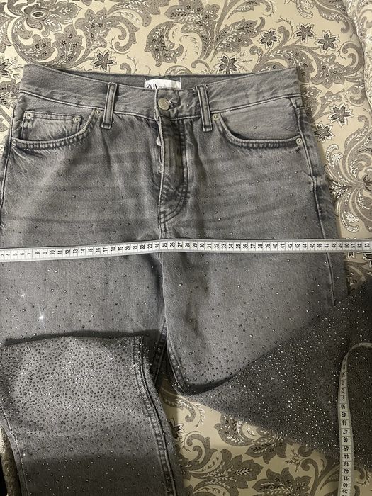 Zara в каміньчик стильні джинси