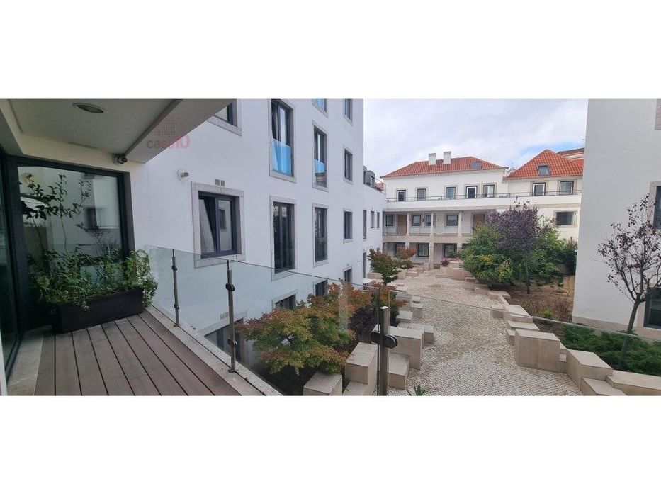 Maravilhoso T1 para arrendar no Palácio Mesquitela, no Chiado