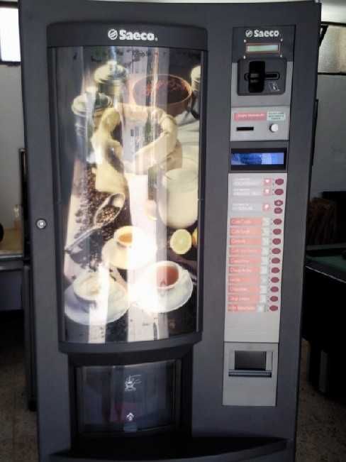 4 Maquinas de Vending Café em Grão + 4 Moedeiros CASHFLOW de 4 Tubos