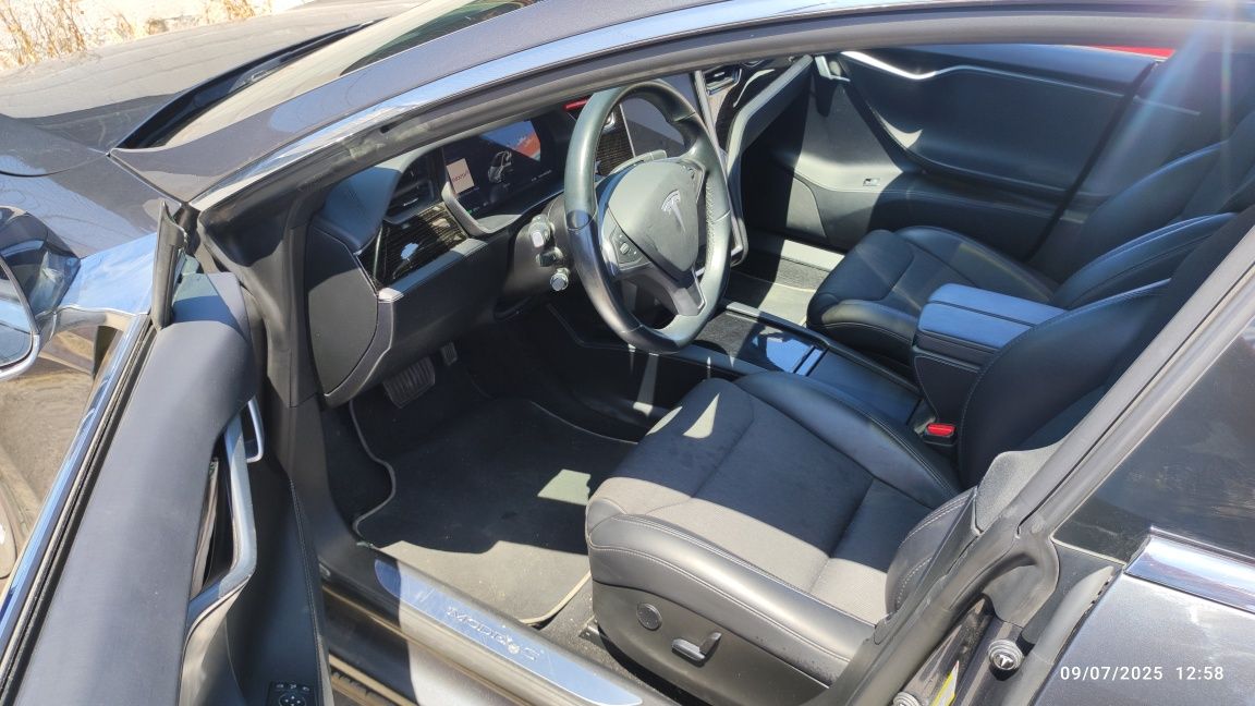 Tesla Model S 75D