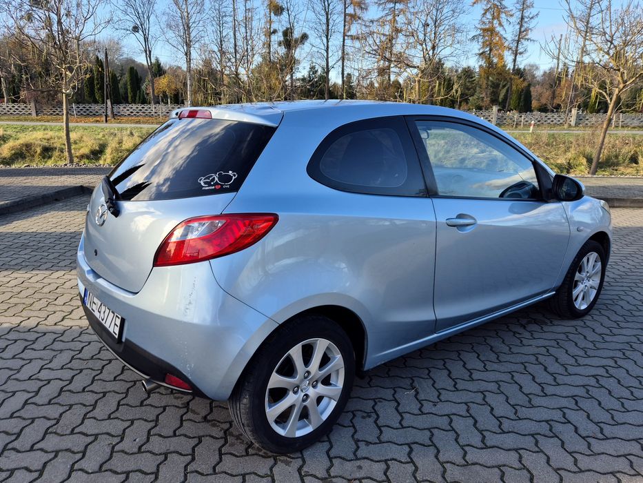 Mazda 2  1.3 benzyna / klimatyzacja/ oryginalny lakier