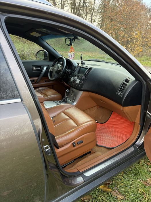 Продам автомобіль INFINITI FX35