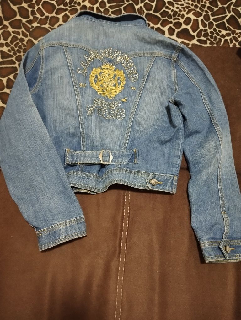 Стильна  джинсова куртка