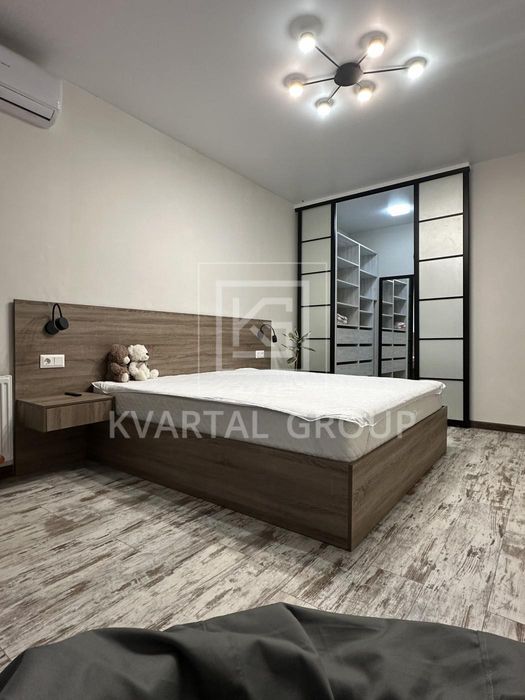 Продаж квартири з новим ремонтом, яка розташована серед 2-х парків.Газ