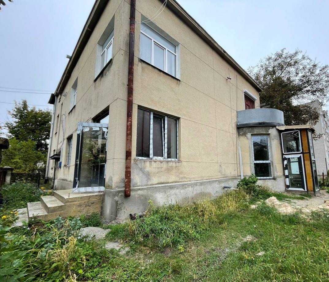 Продаж комерційного приміщення, фасад, м.Золочів