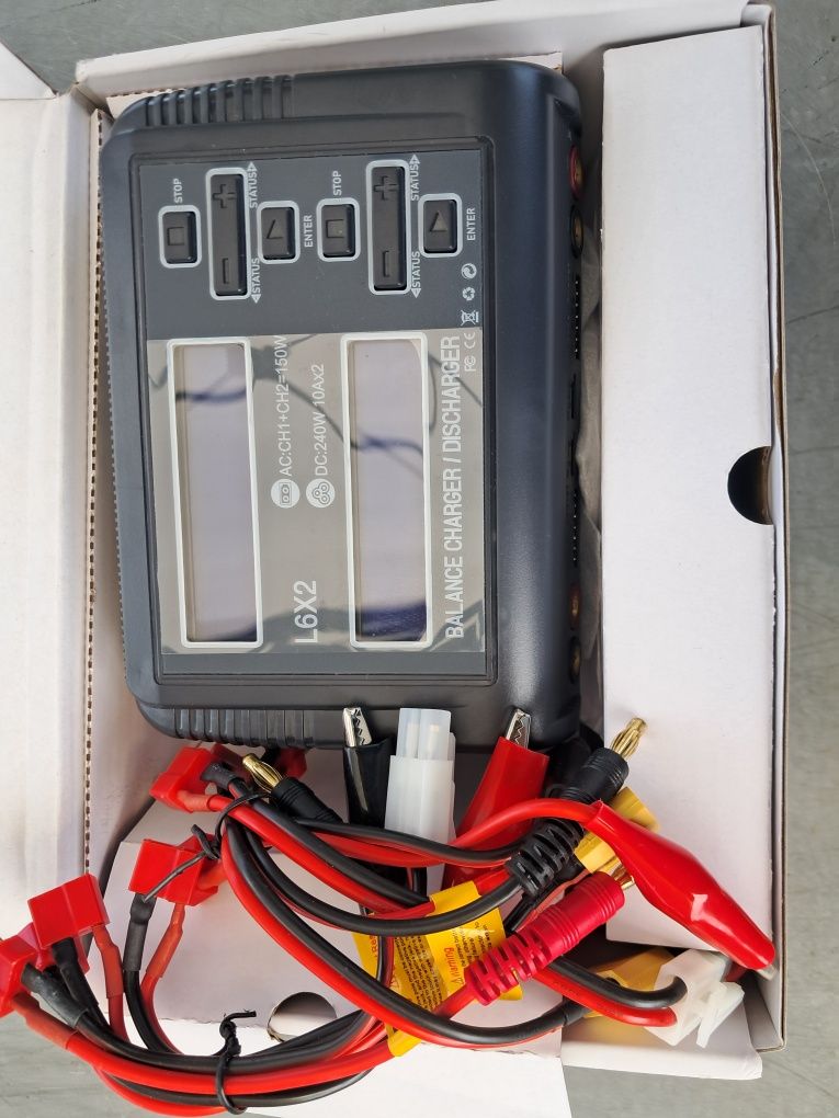 Dwukanaliwa ladowarka do akumilatorow HTRC C240 duo