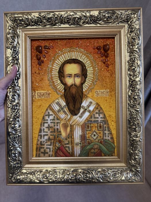 Ікона з бурштину Св.Василя Великого з рамкою нова