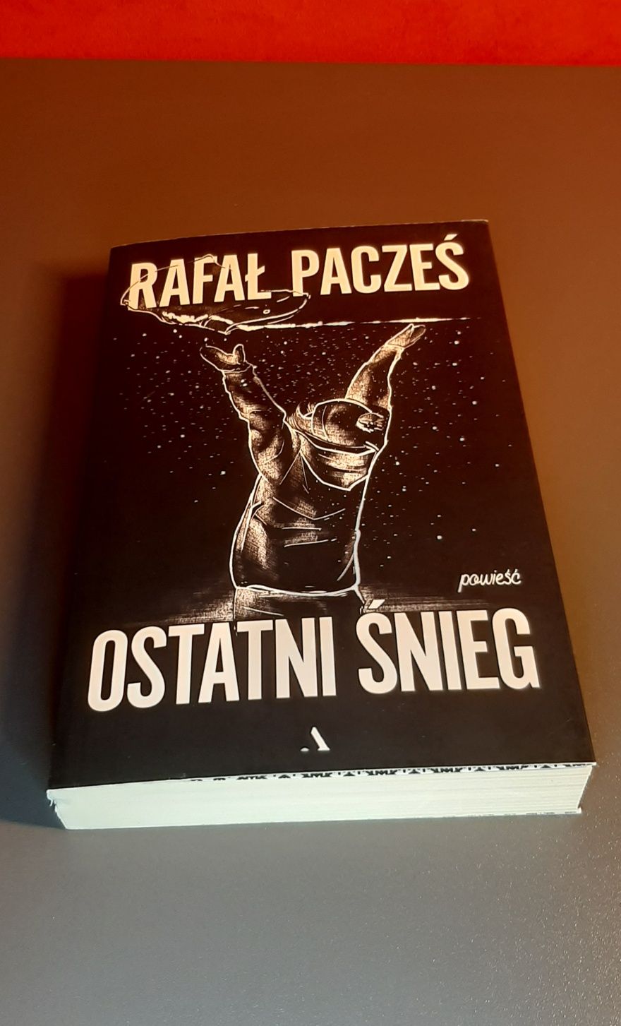 Ostatni śnieg z AUTOGRAFEM. Rafał Pacześ