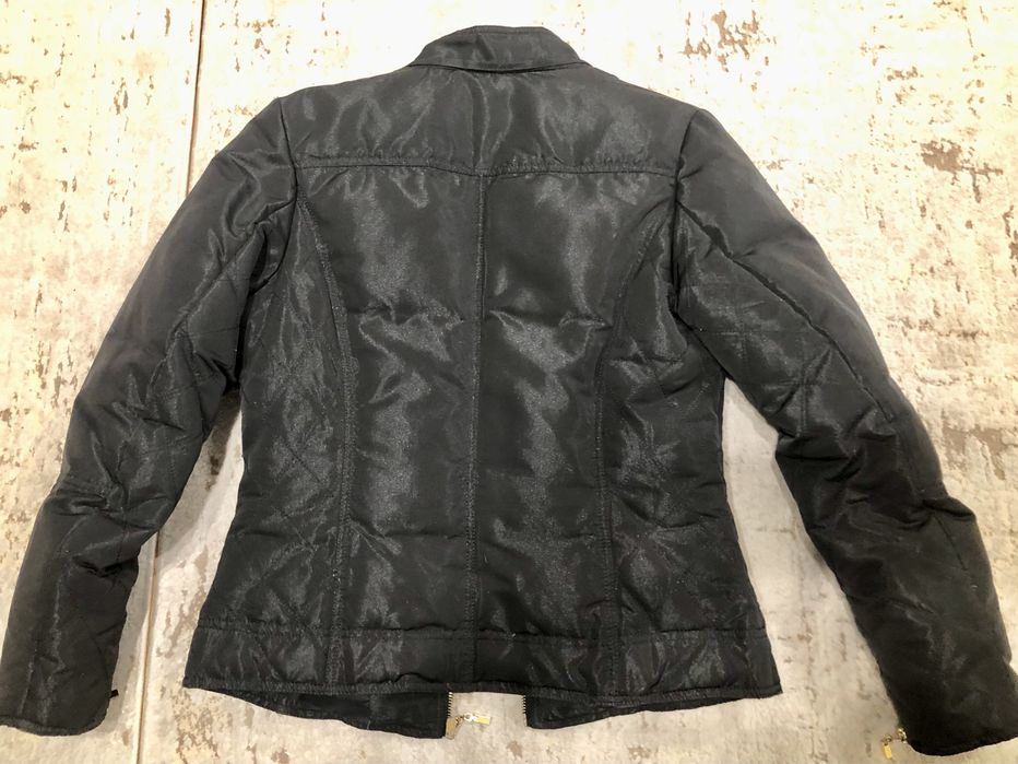 Куртка жіноча розмір М