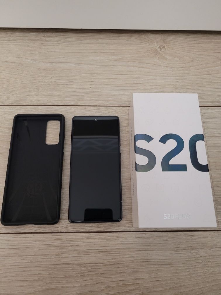 Samsung S20FE 5G + etui