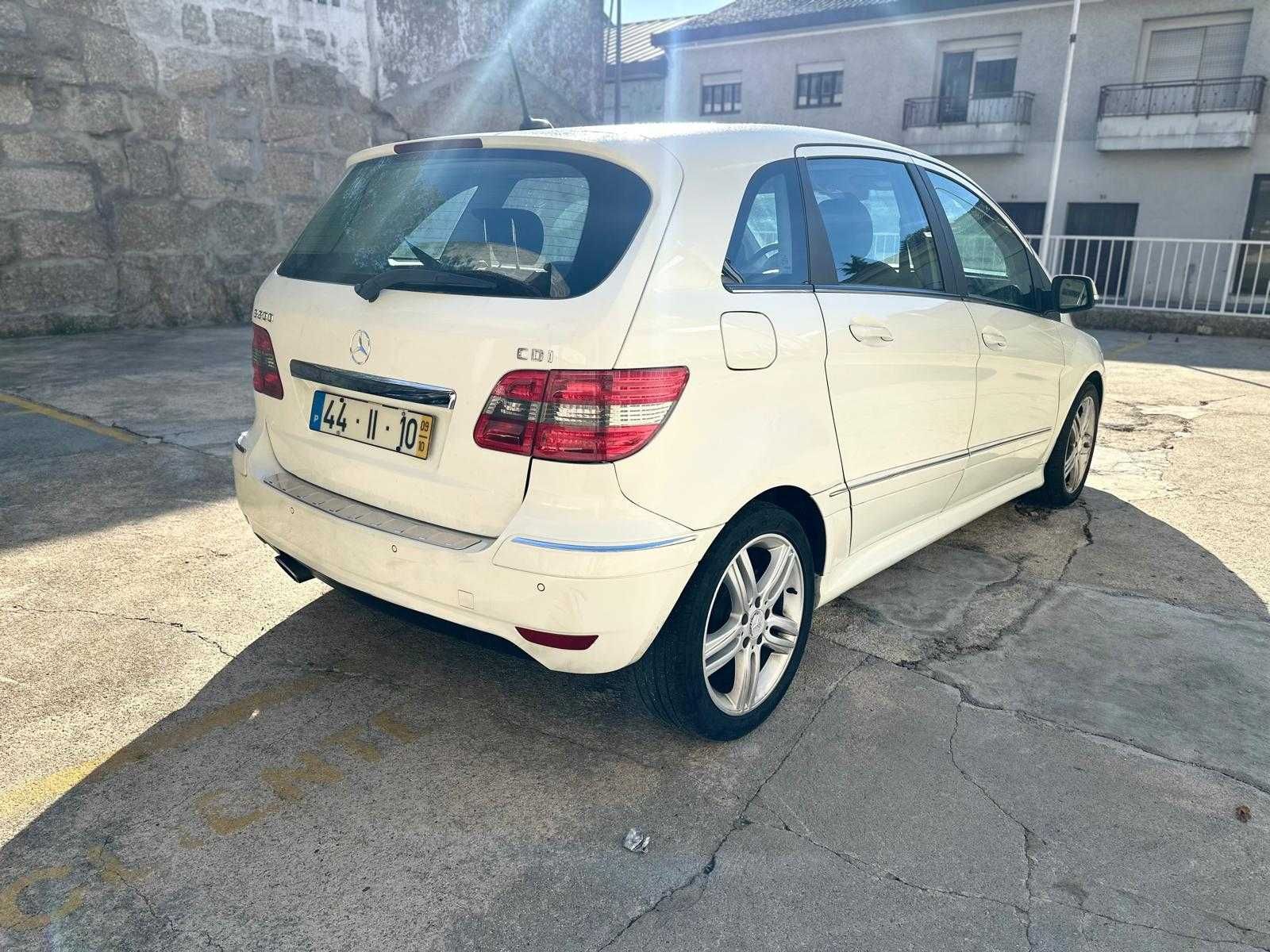 Mercedes-Benz B200