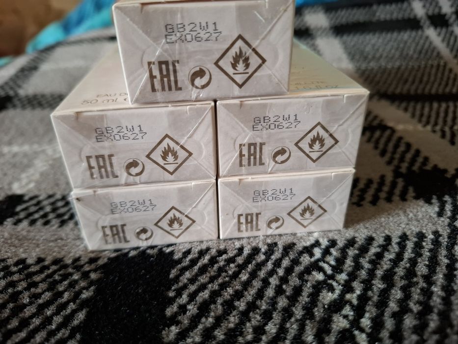 Zestaw 5 sz Womens Collection Innocent White Lilac 50ml Oriflame