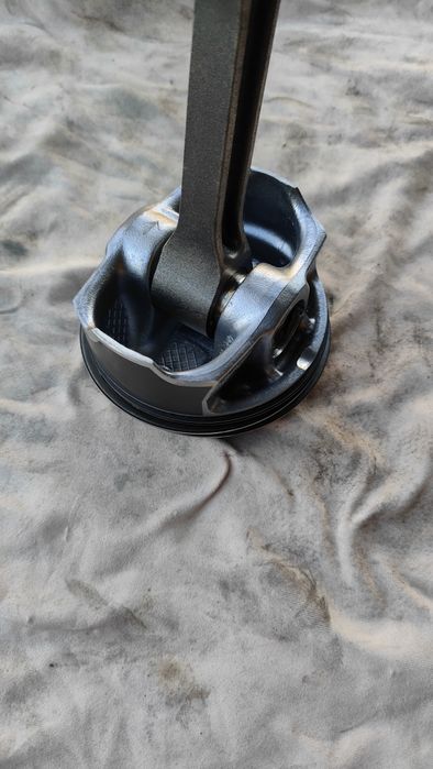 Tłok, korbowód Ford Mustang 2016 5.0 V8 gt