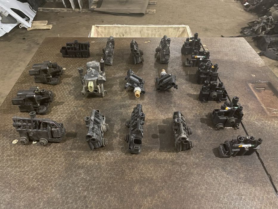 Блок Клапанів Пневмо Range Rover L405 L322 L320