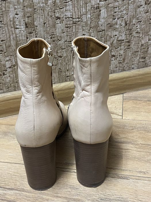 Other stories шкіряні ботильони