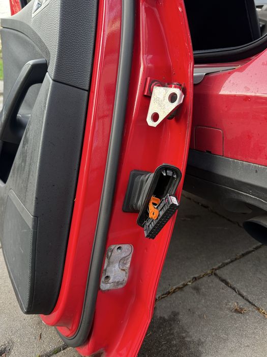 drzwi lewe tylne passat b6 czerwone