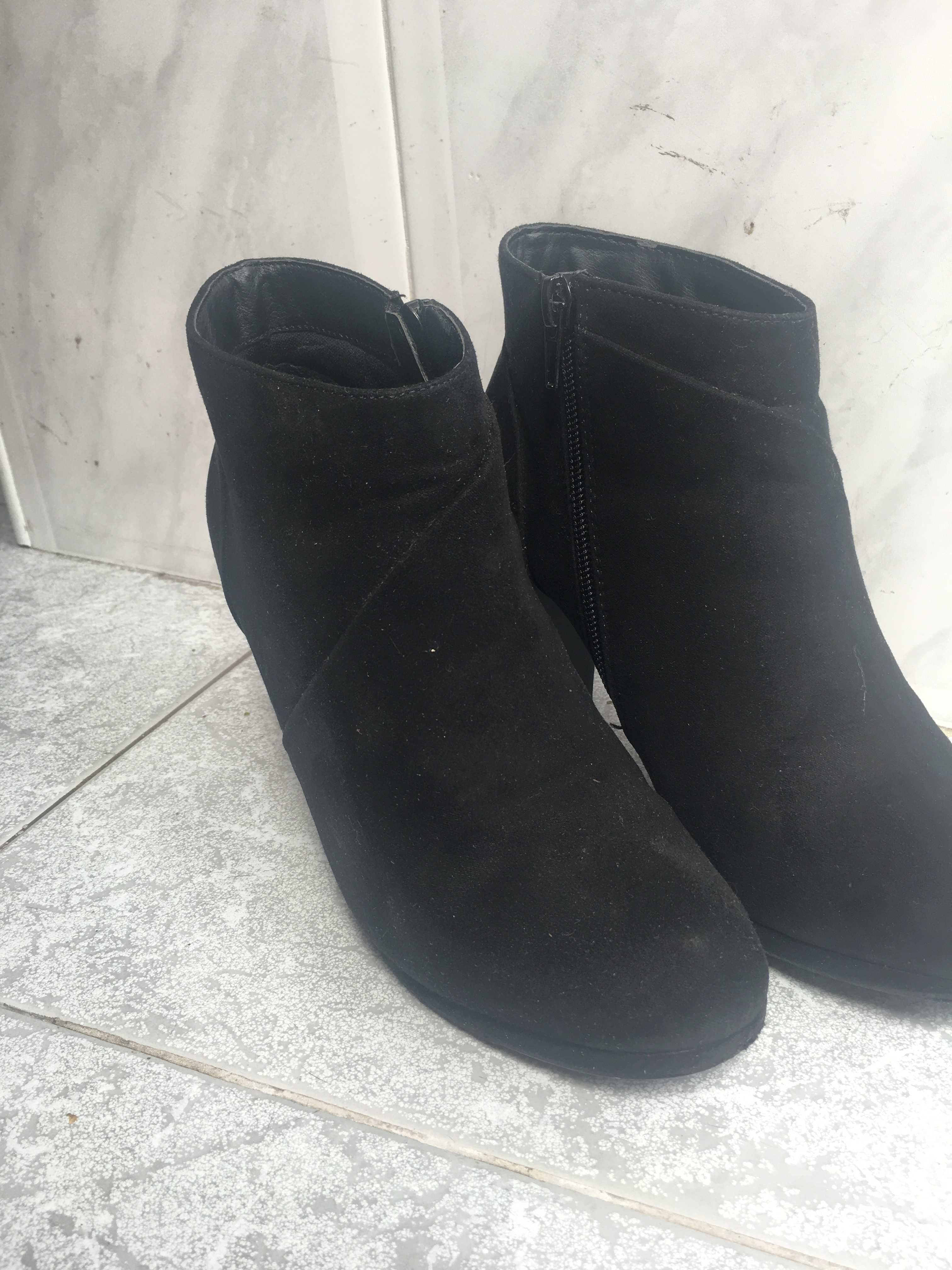 Botins camurça pretos