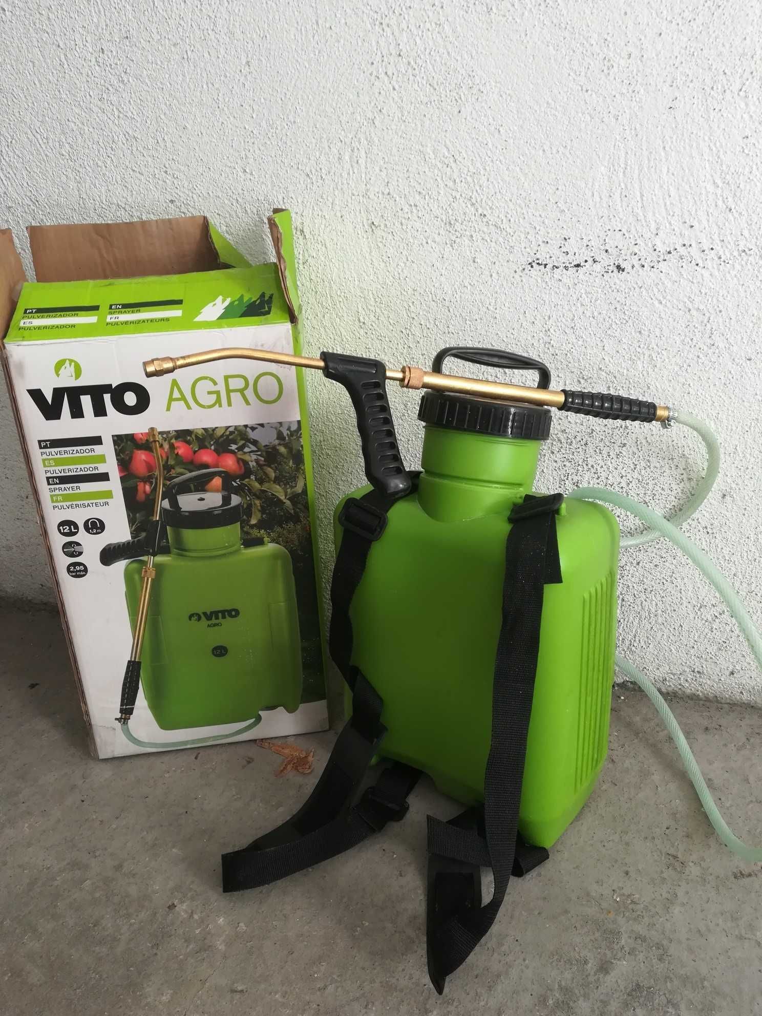 Pulverizador de 16 litros em estado novo.