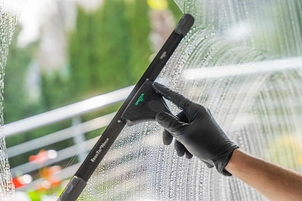 WindowMaster24 - Mycie okien, kostki brukowej, dachu, elewacji