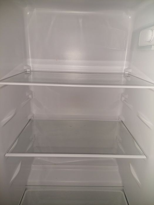 Продам свой  холодильник и микроволновку б/у в отличном состоянии!