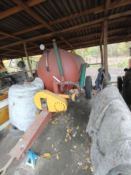 Beczkowóz 2500l stan bdb.