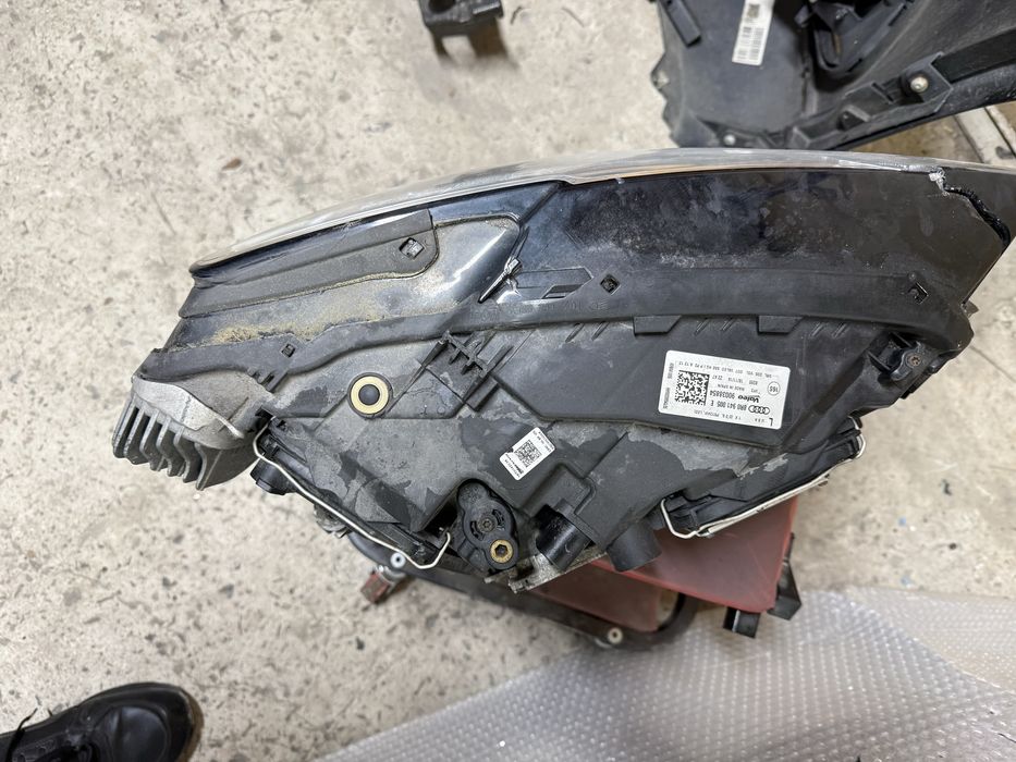 Фара передня ліва AUDI Q5 8R