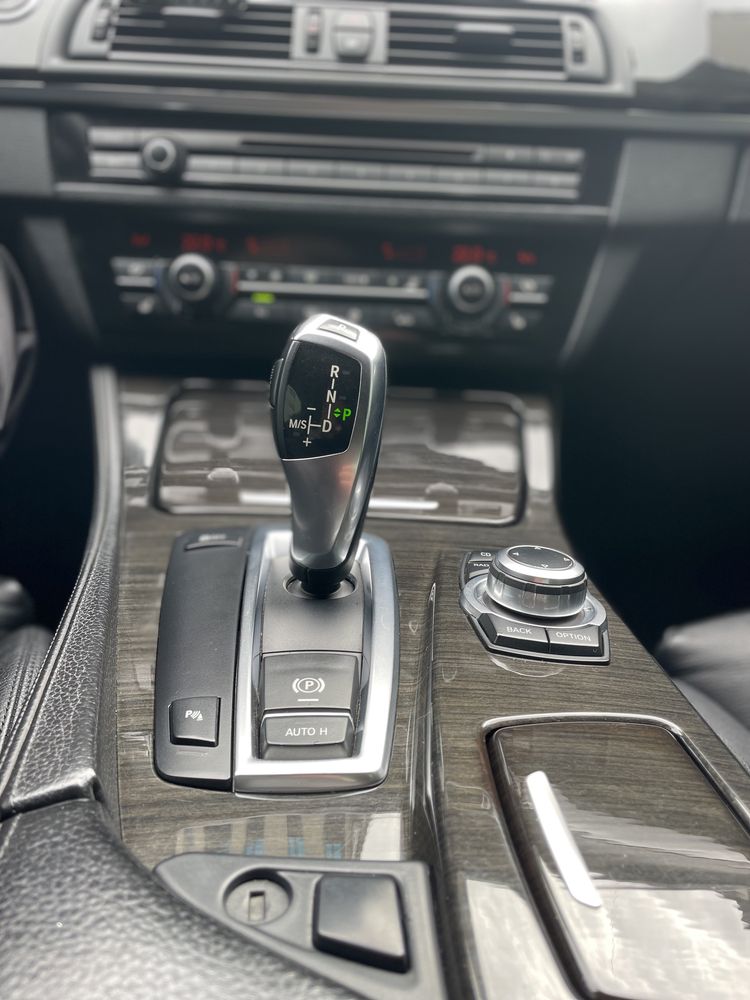 BMW-5 F10 523I.