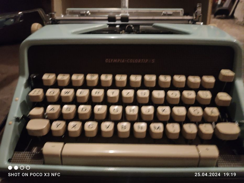 Walizkowa maszyna do pisania Olympia + walizka oryginalna