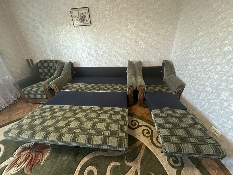 Продам диван та два крісла