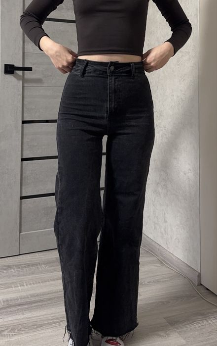 чорні джинси прямі